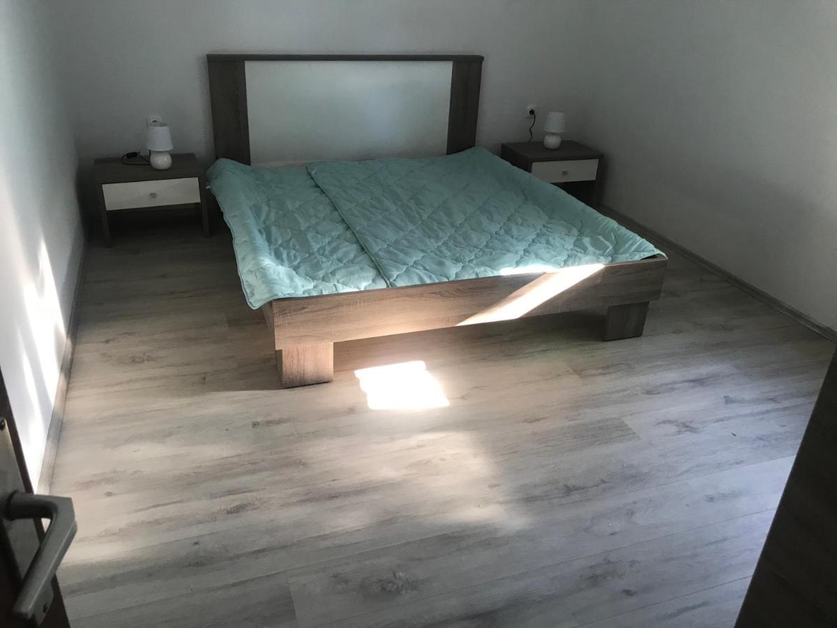 Apartments Lena Baska  Ngoại thất bức ảnh