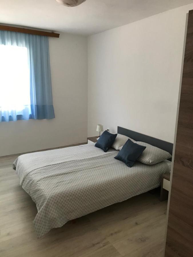 Apartments Lena Baska  Ngoại thất bức ảnh