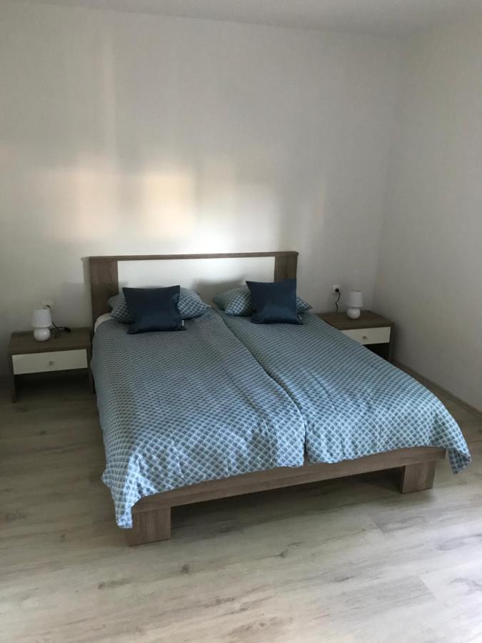 Apartments Lena Baska  Ngoại thất bức ảnh