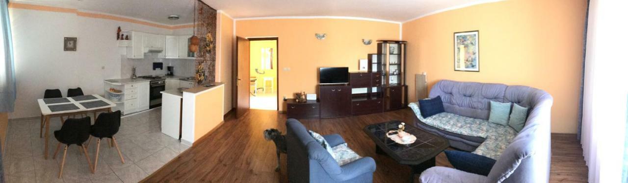 Apartments Lena Baska  Ngoại thất bức ảnh